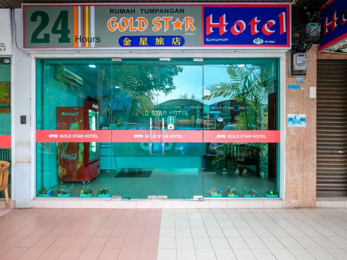 Oyo 850 Gold Star Hotel Chukai Buitenkant foto